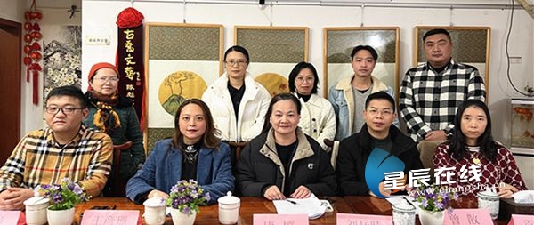 长沙市开福区作协建设青少年文学磋议委员会和梦思者效劳小分队(图1)